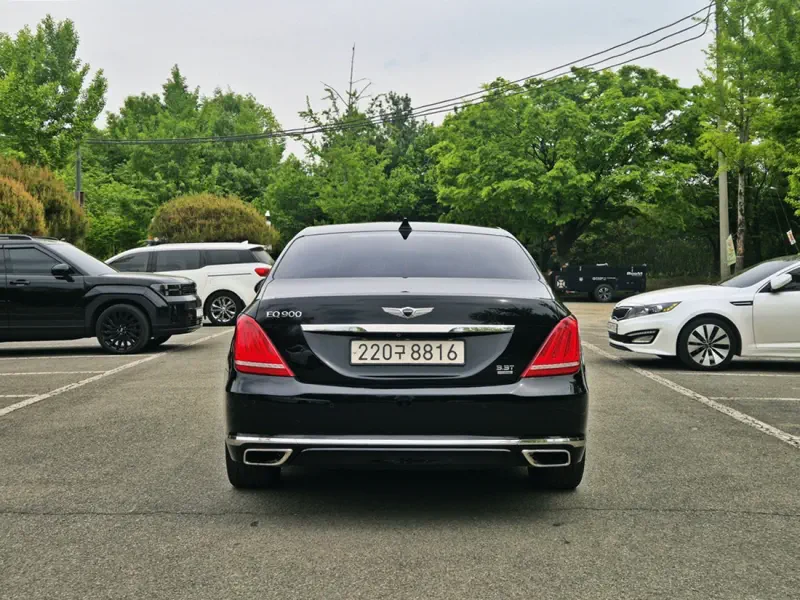 Genesis EQ900