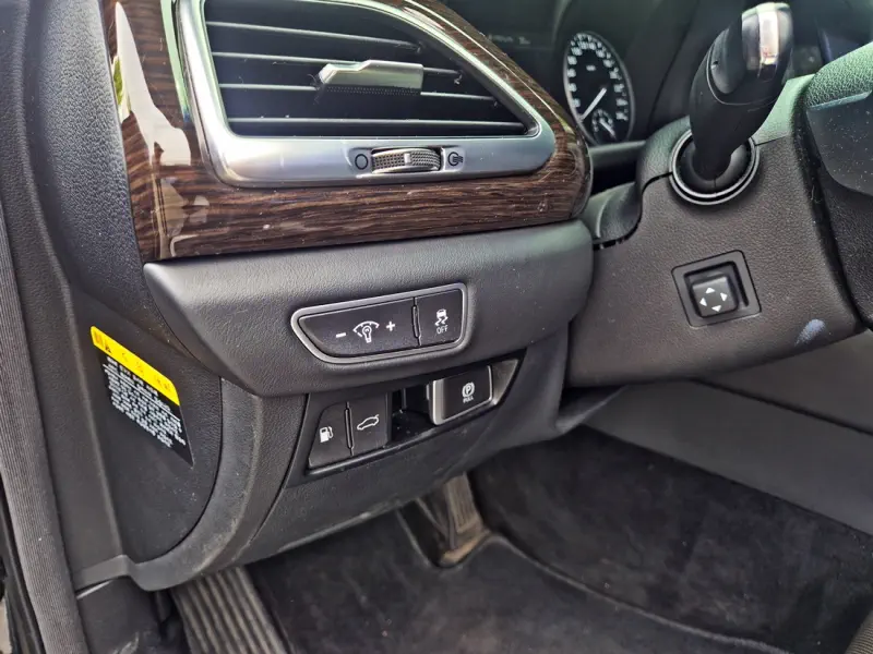 Genesis EQ900