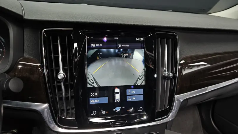 Volvo S90