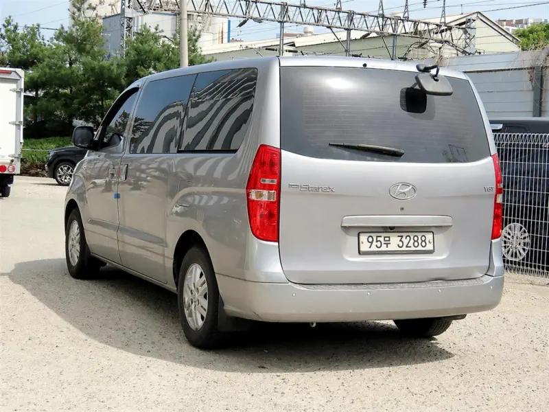 Hyundai Grand Starex