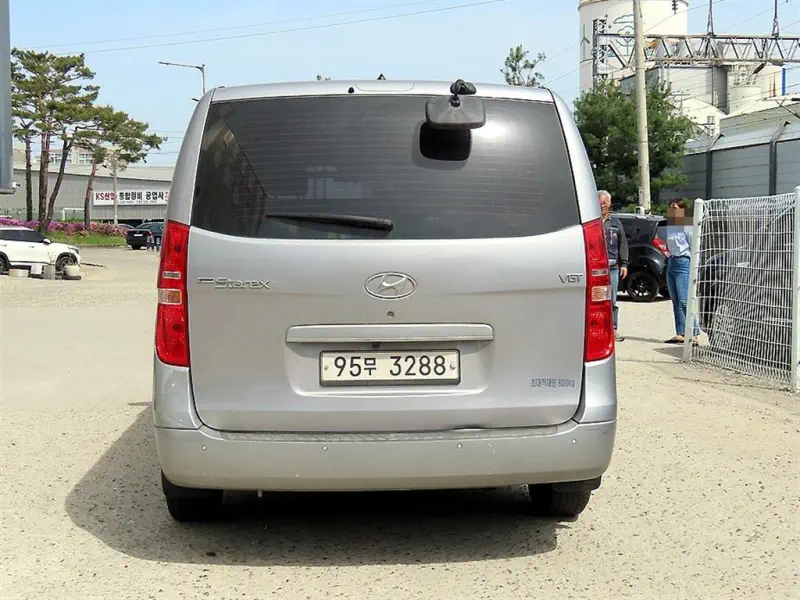 Hyundai Grand Starex