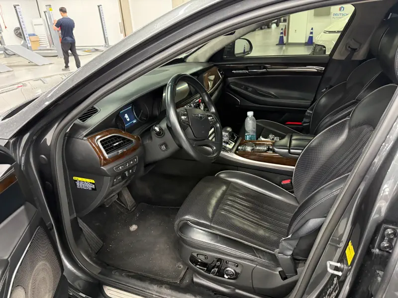Genesis EQ900