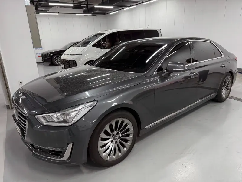 Genesis EQ900