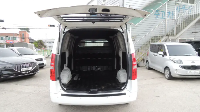 Hyundai Grand Starex