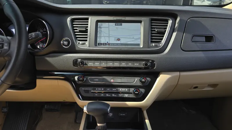 Kia Carnival