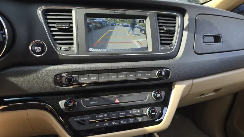 Kia Carnival