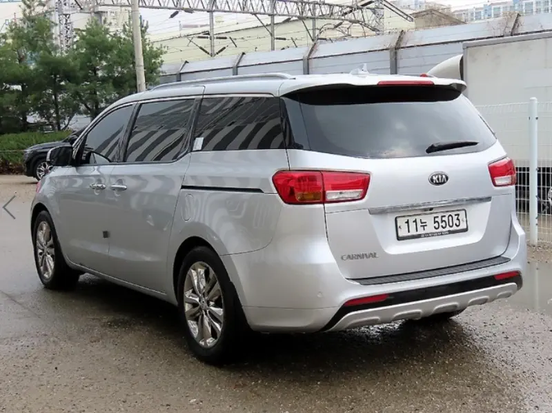 Kia Carnival