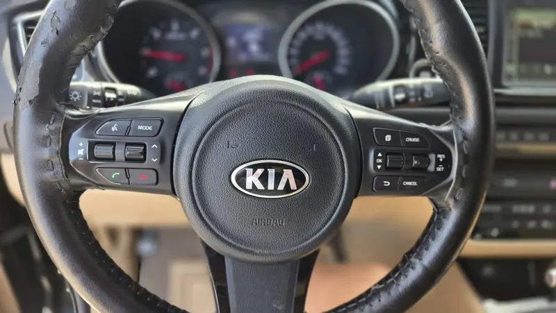 Kia Carnival