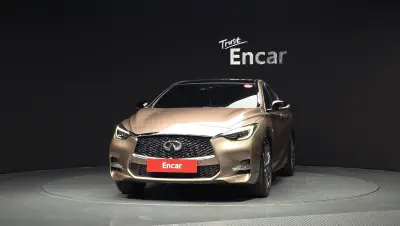 Infiniti Q30