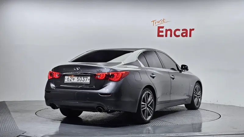 Infiniti Q50