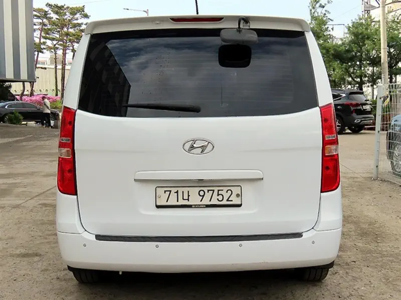 Hyundai Grand Starex