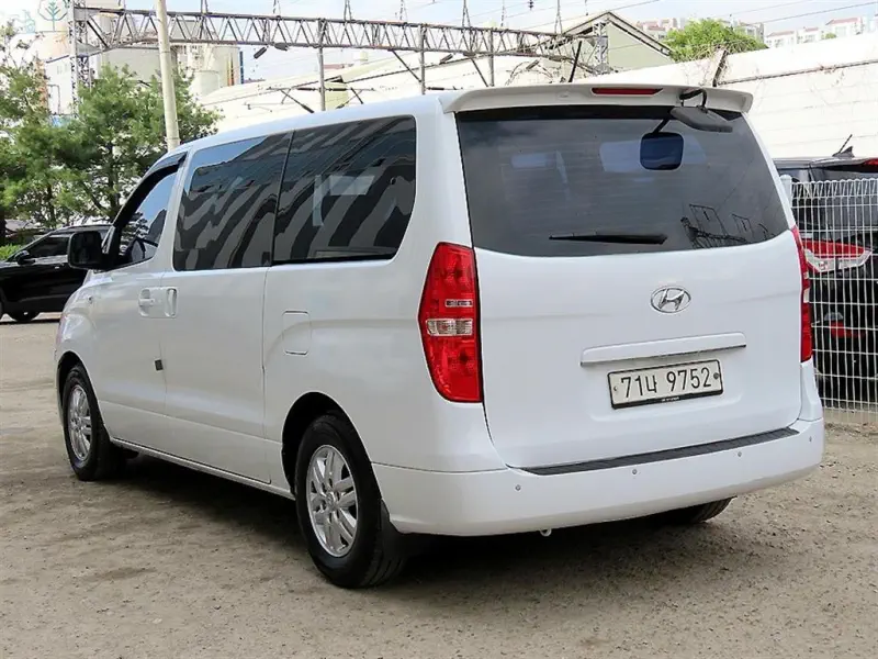 Hyundai Grand Starex