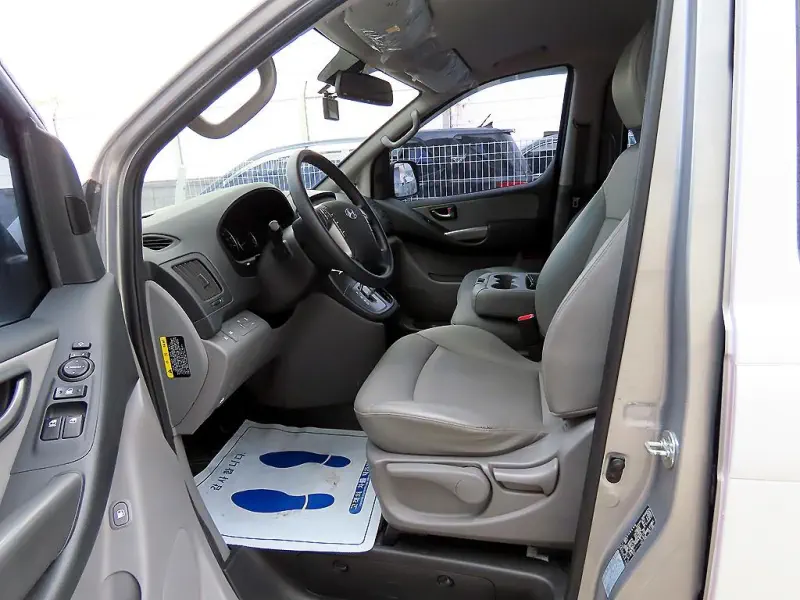 Hyundai Grand Starex