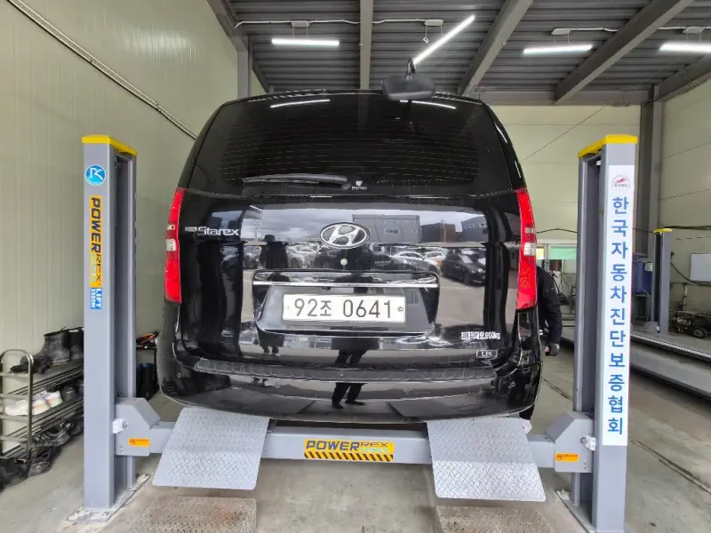 Hyundai Grand Starex