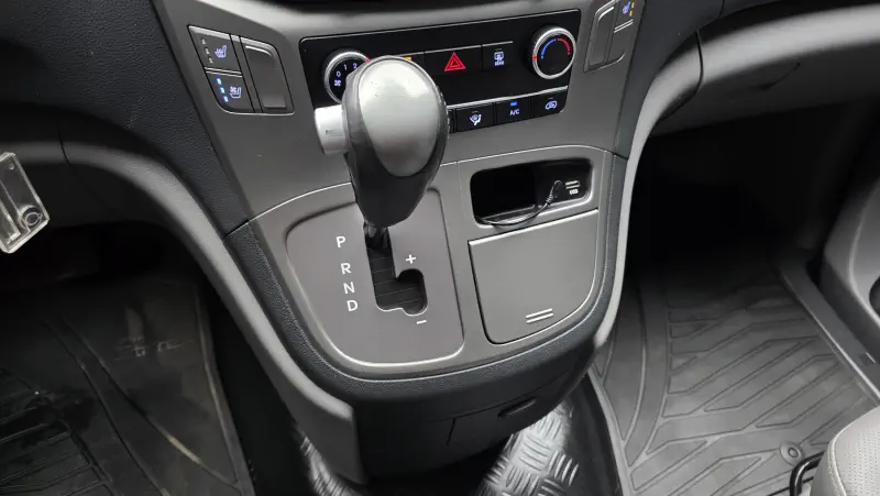Hyundai Grand Starex
