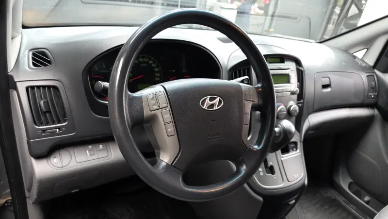 Hyundai Grand Starex