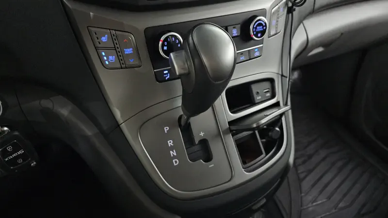 Hyundai Grand Starex