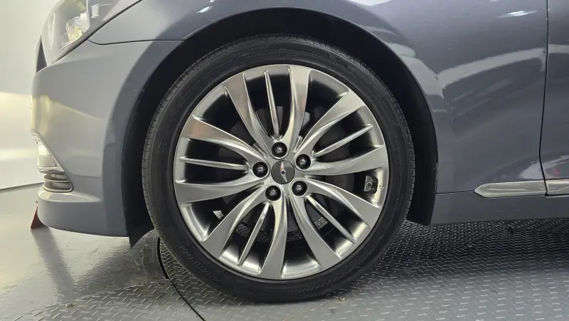 Hyundai Genesis