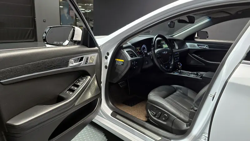 Hyundai Genesis