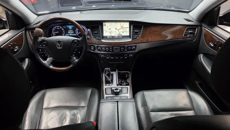 Hyundai Equus
