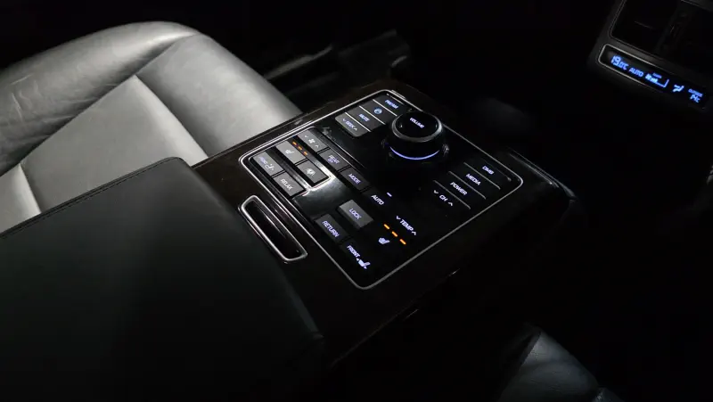 Hyundai Equus