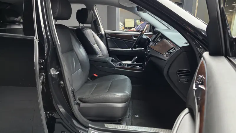 Hyundai Equus