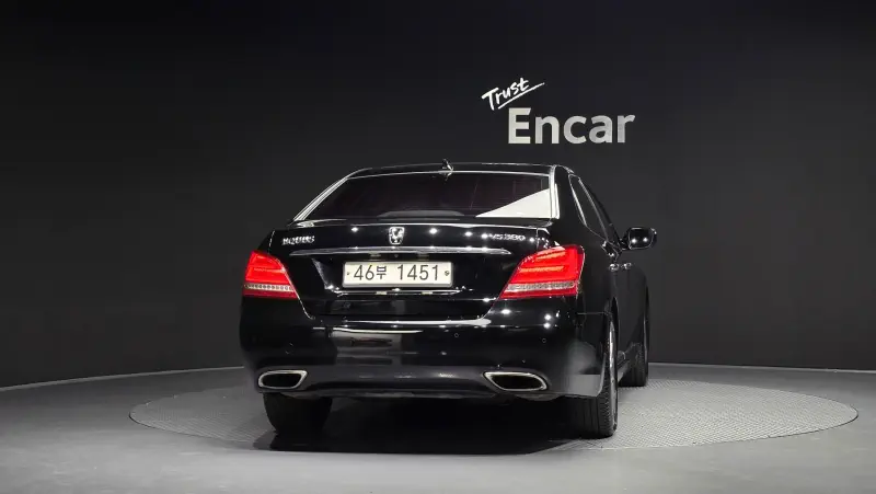 Hyundai Equus