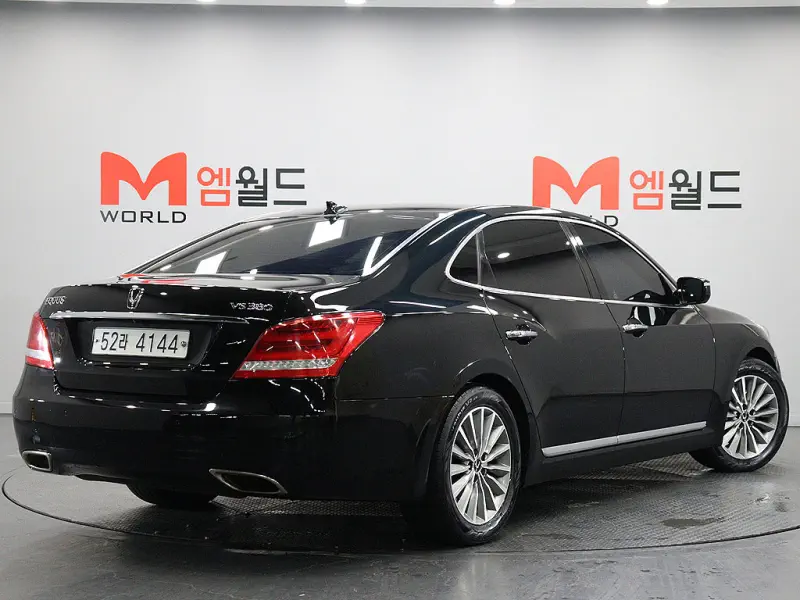 Hyundai Equus
