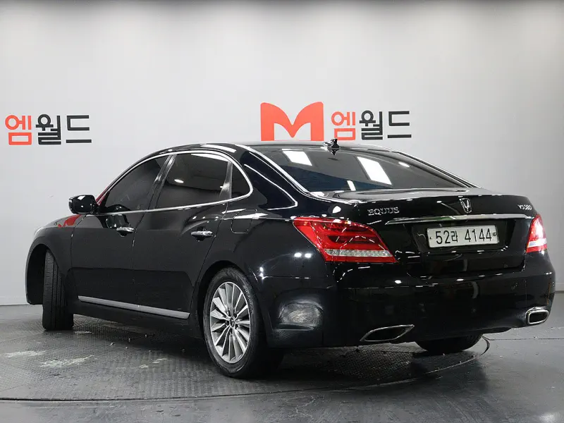 Hyundai Equus