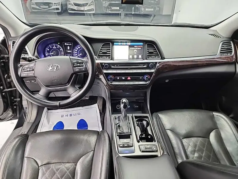 Hyundai Aslan