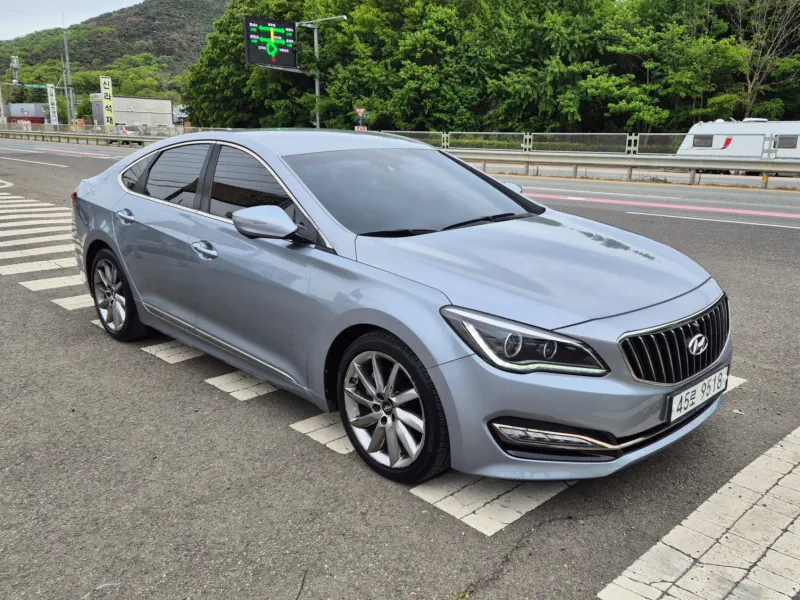 Hyundai Aslan