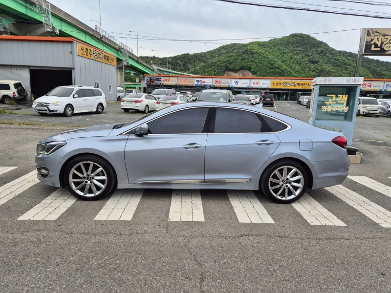 Hyundai Aslan