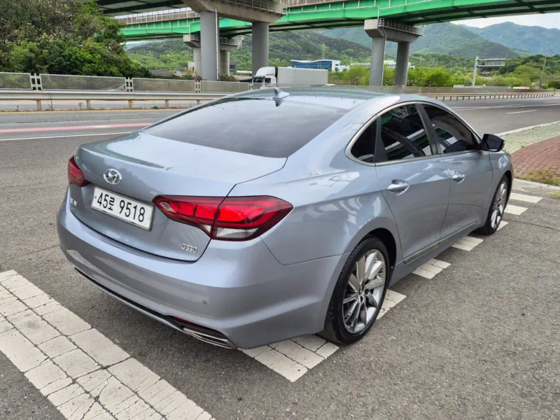 Hyundai Aslan