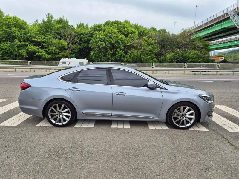 Hyundai Aslan