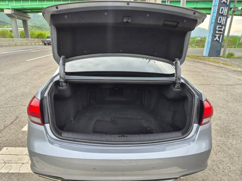 Hyundai Aslan
