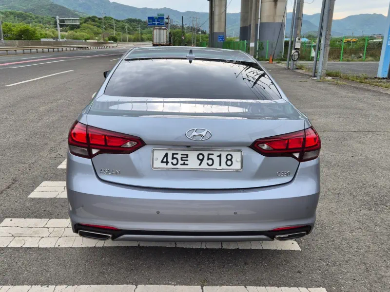 Hyundai Aslan