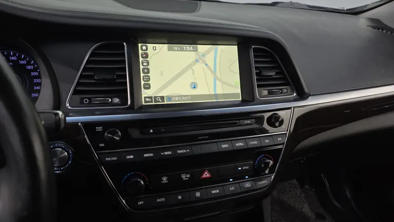 Hyundai Aslan