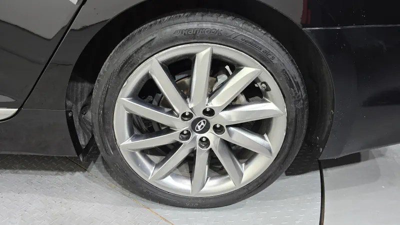 Hyundai Aslan