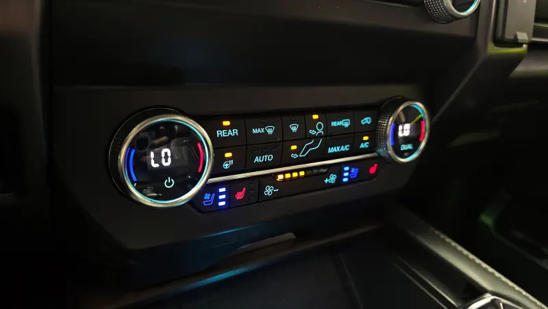 Ford EXPEDITION