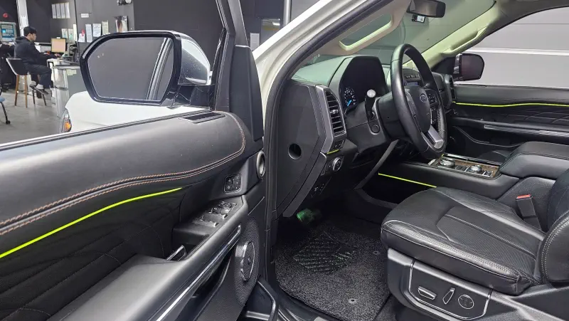 Ford EXPEDITION