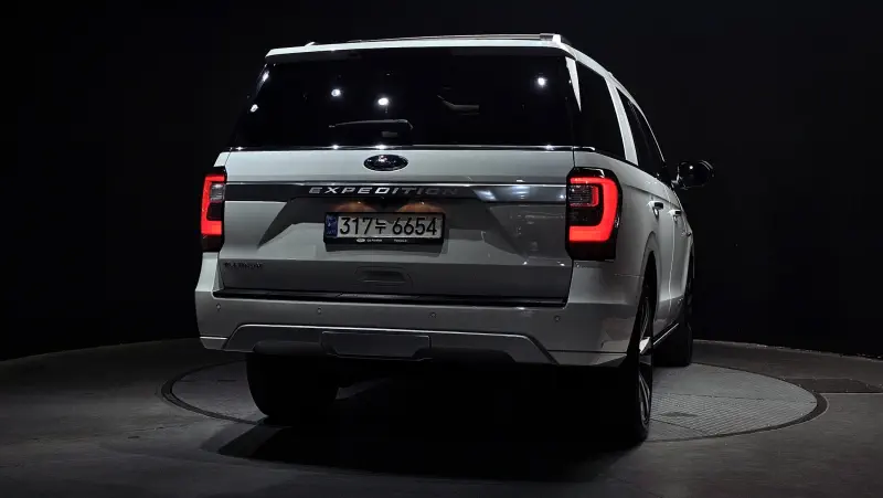 Ford EXPEDITION