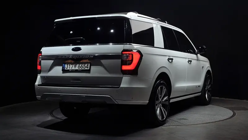Ford EXPEDITION