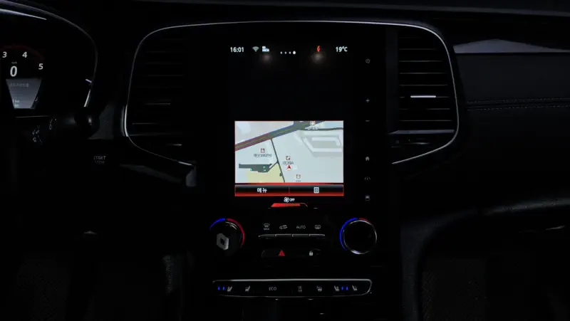 Renault SM6