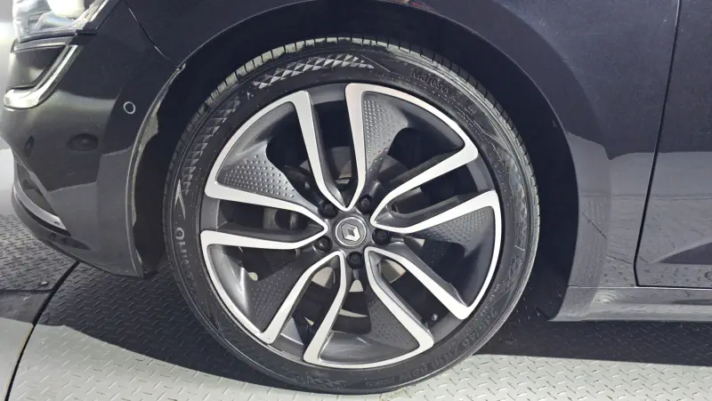Renault SM6