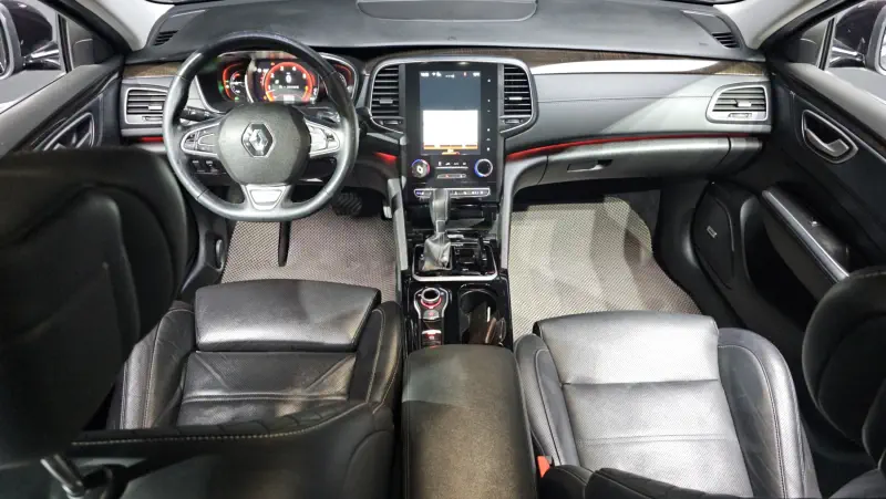 Renault SM6