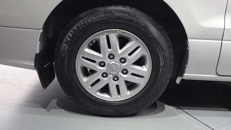 Hyundai Grand Starex