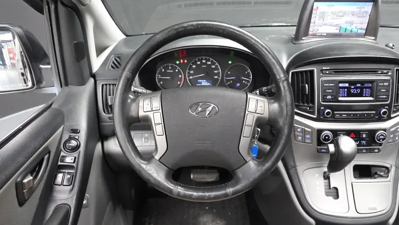 Hyundai Grand Starex