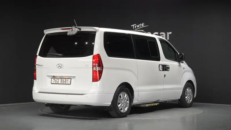 Hyundai Grand Starex