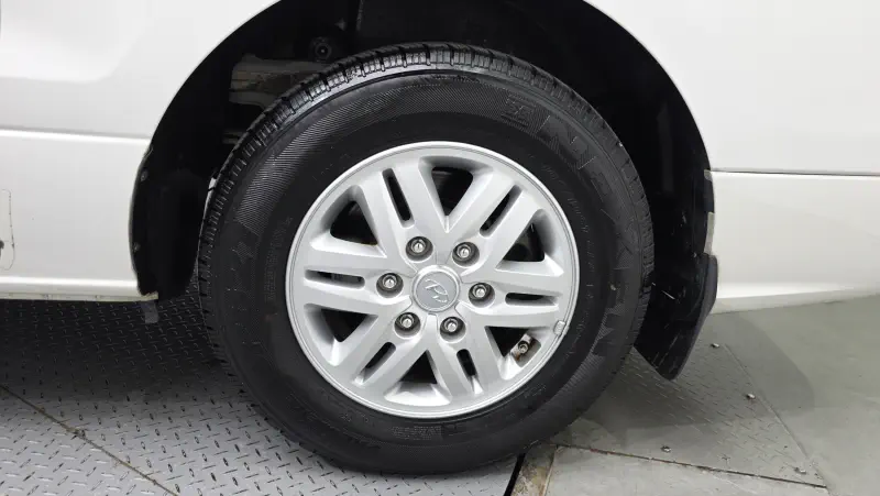 Hyundai Grand Starex