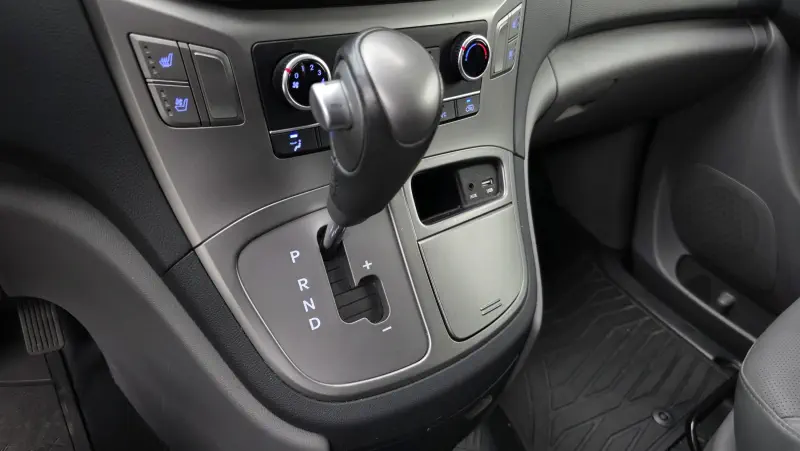Hyundai Grand Starex